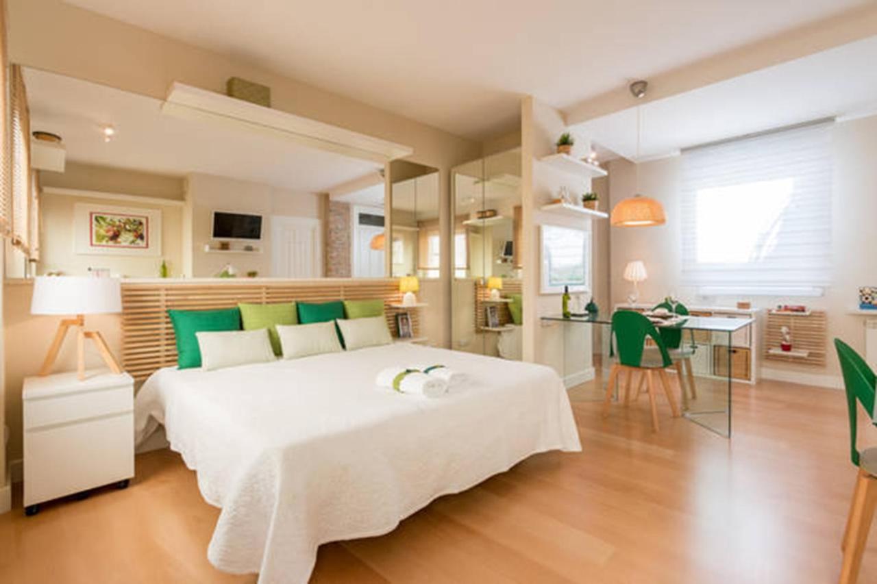 Apartasuite Centro Historico Atico Tranquilo Y Luminoso En El Corazon De Granada Bagian luar foto