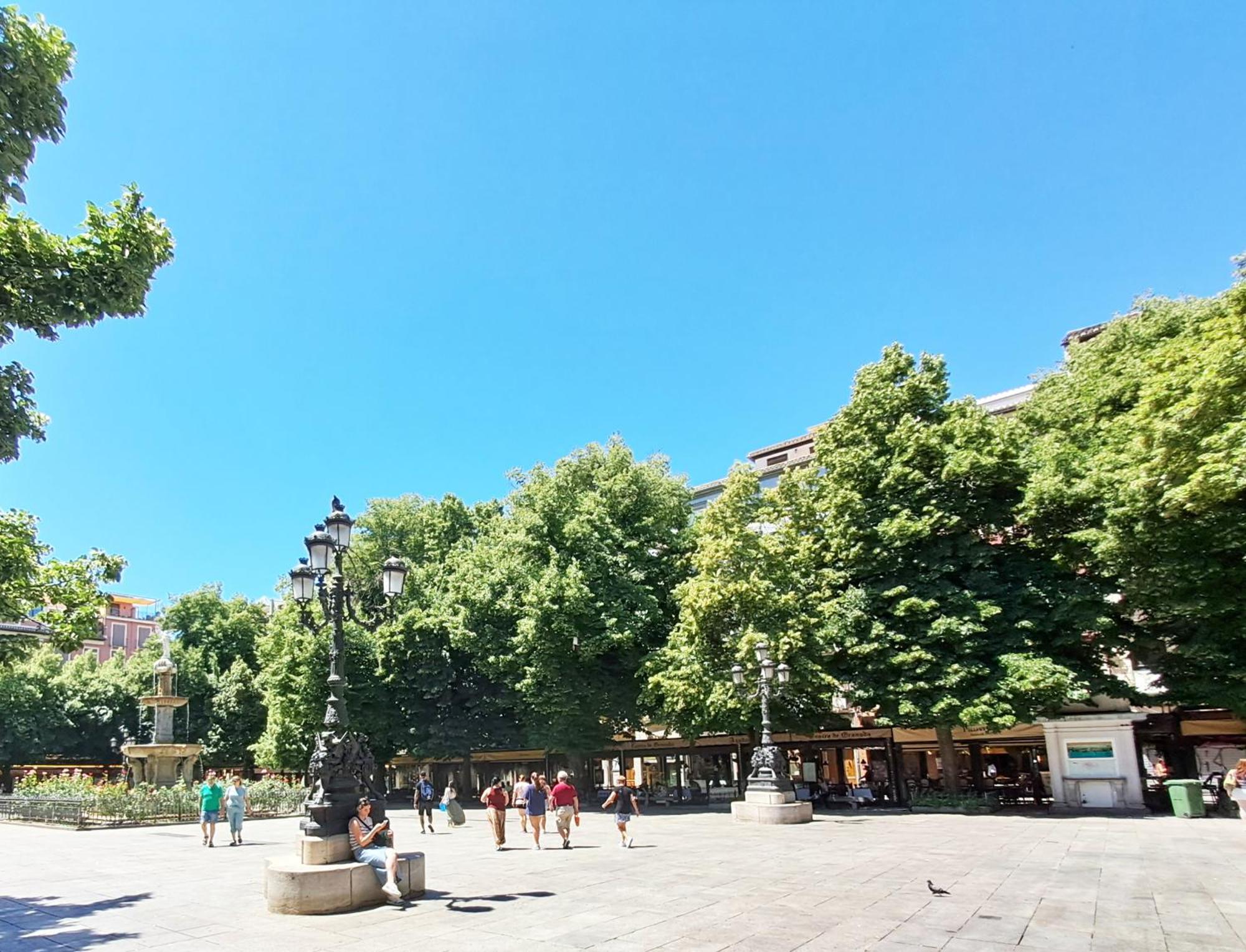 Apartasuite Centro Historico Atico Tranquilo Y Luminoso En El Corazon De Granada Bagian luar foto